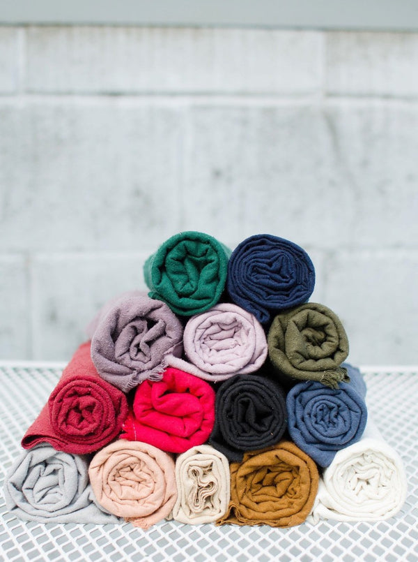 Craftbot Scrap Fabric Bundle,Assorted Pack of Silk, Silk Blend, Linen, POLYESTER, Cotton Fabrics, Fabric Remnants, Bundle,Luxury Fabric for Patchwork