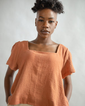 THE NATURALLY DYED SQUARE NECK TOP IN COTTON GAUZE