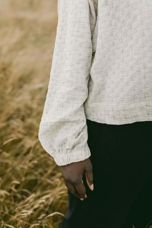 THE COTTON + LINEN POOF TOP